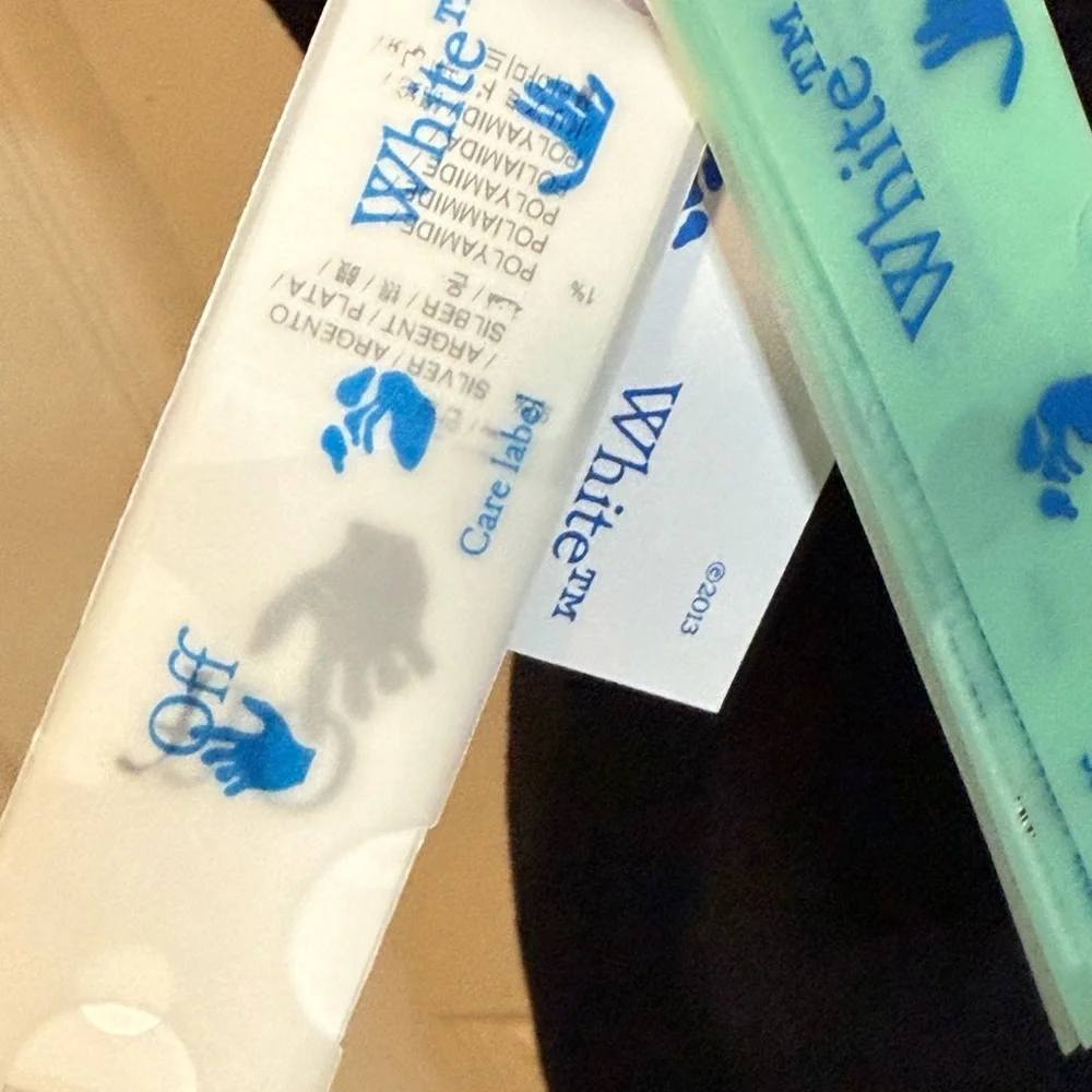 BNWT Off-White Black and White Iconic Zebra Logo Face Mask